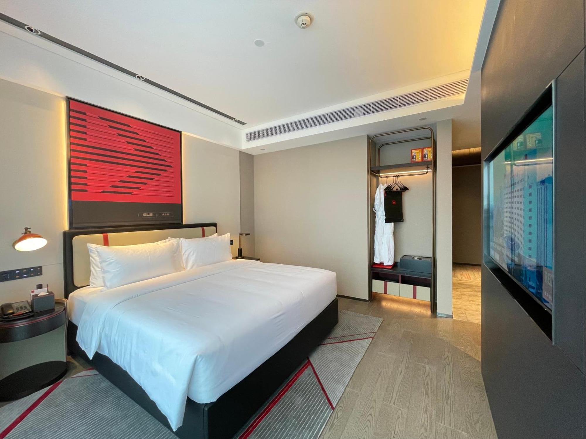 Radisson Red Guangzhou South Railway Station Hotel Екстериор снимка